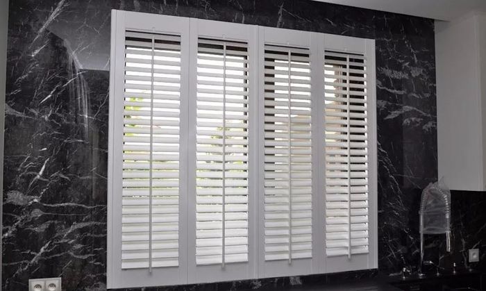 Cửa chớp lật VICCO – Giải pháp lấy sáng và chống nóng hiệu quả cho không gian sống